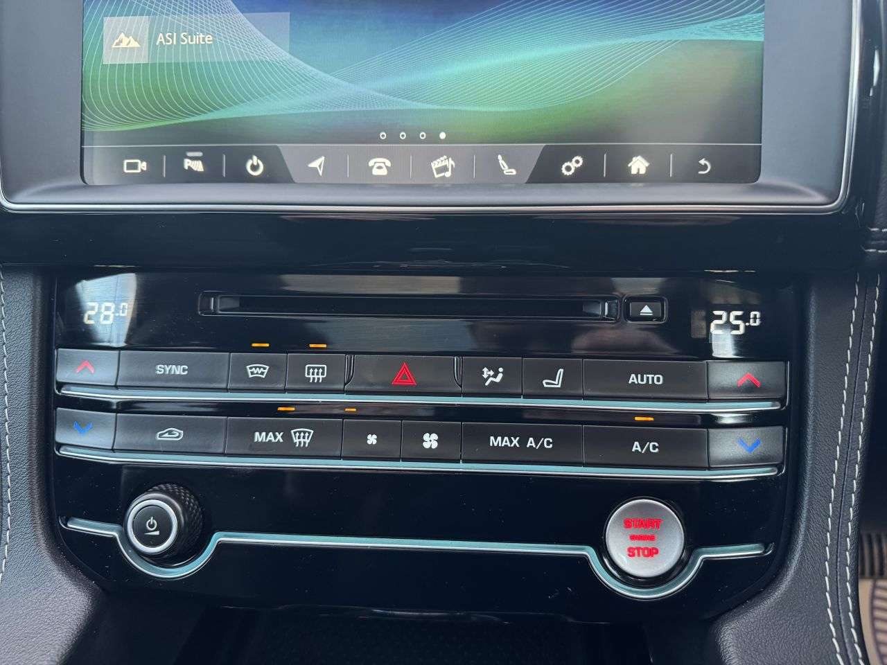 2019 JAGUAR F-PACE 2019 JAGUAR F-PACE