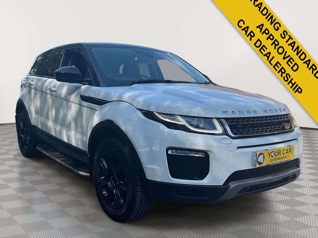 A 2019 LAND ROVER RANGE ROVER EVOQUE 2.0 TD4 SE Tech SUV 5dr Diesel Auto 4WD Euro 6 (s/s) (180 ps) A 2019 LAND ROVER RANGE ROVER EVOQUE 2.0 TD4 SE Tech SUV 5dr Diesel Auto 4WD Euro 6 (s/s) (180 ps)