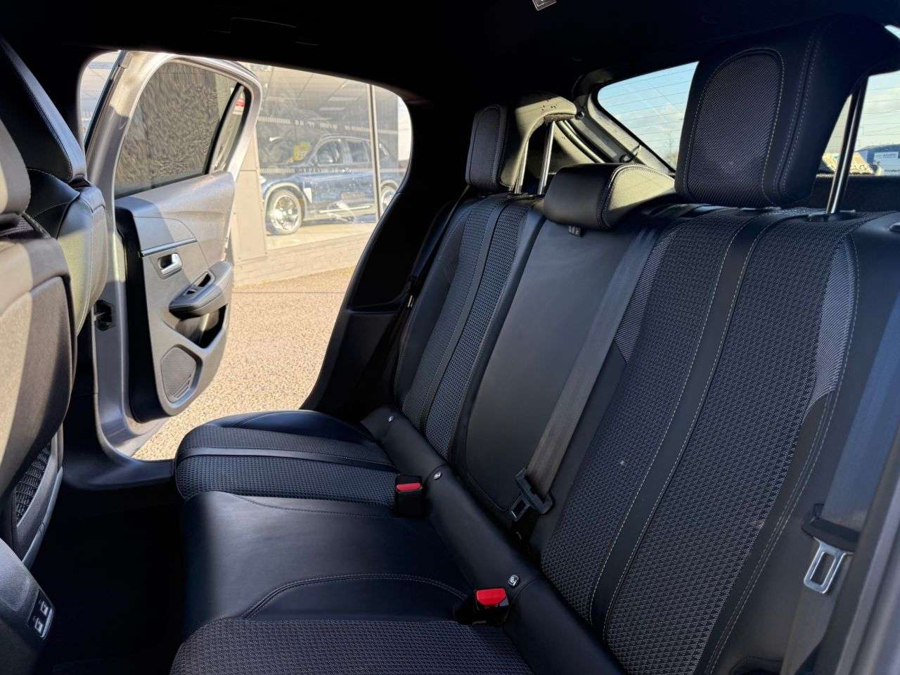 2021 PEUGEOT 208 2021 PEUGEOT 208