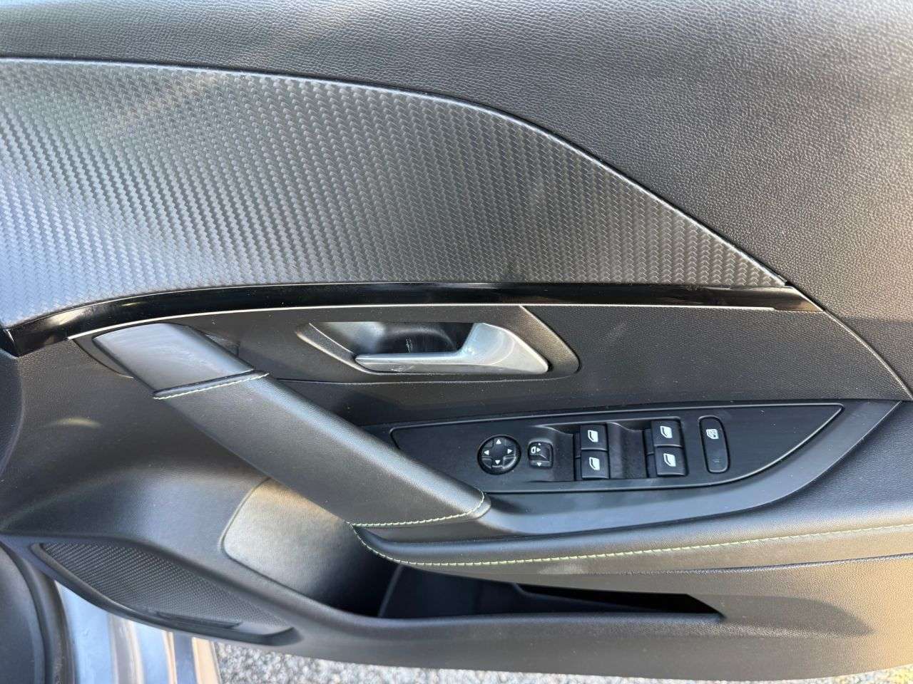 2021 PEUGEOT 208 2021 PEUGEOT 208