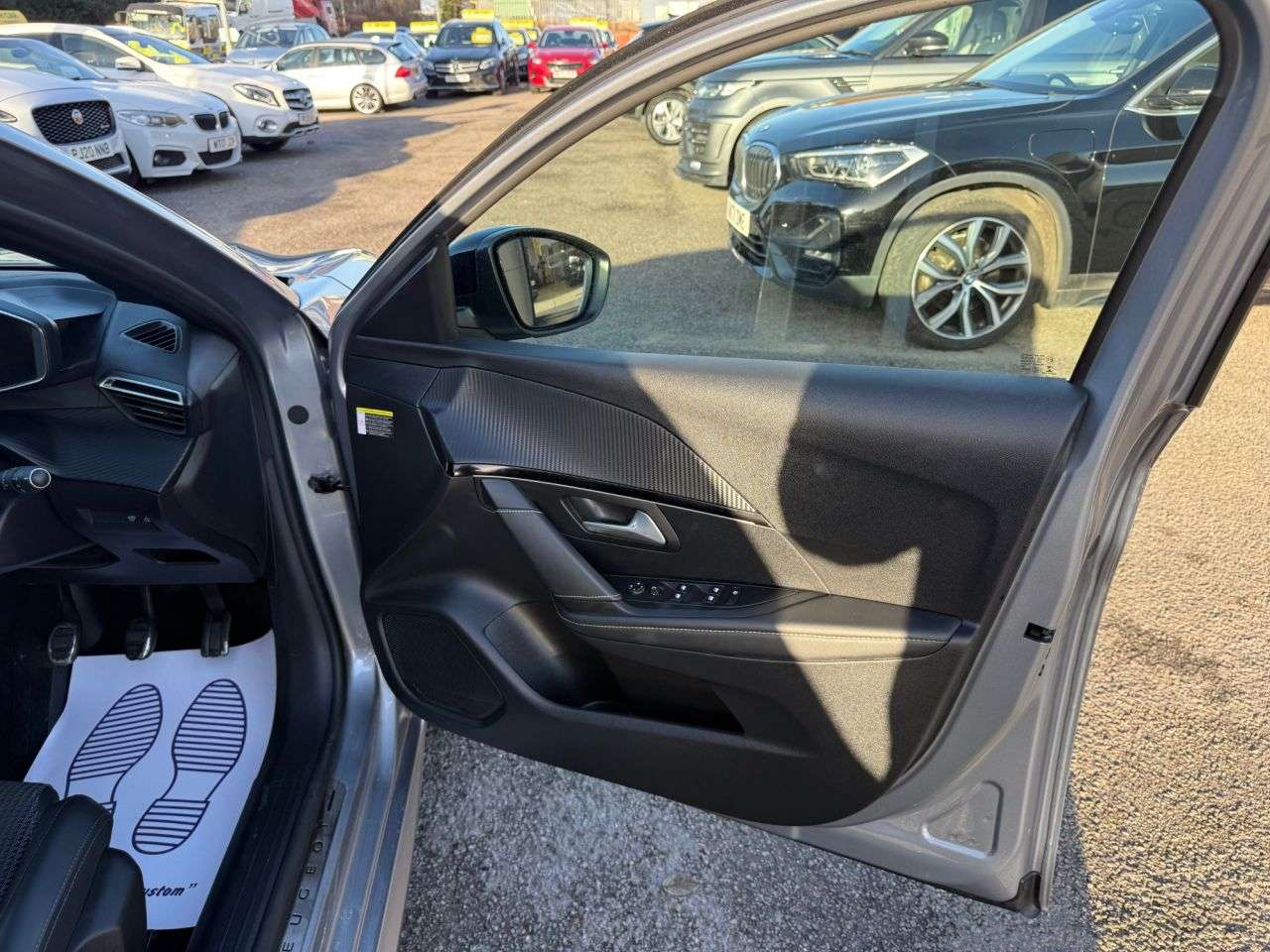 2021 PEUGEOT 208 2021 PEUGEOT 208