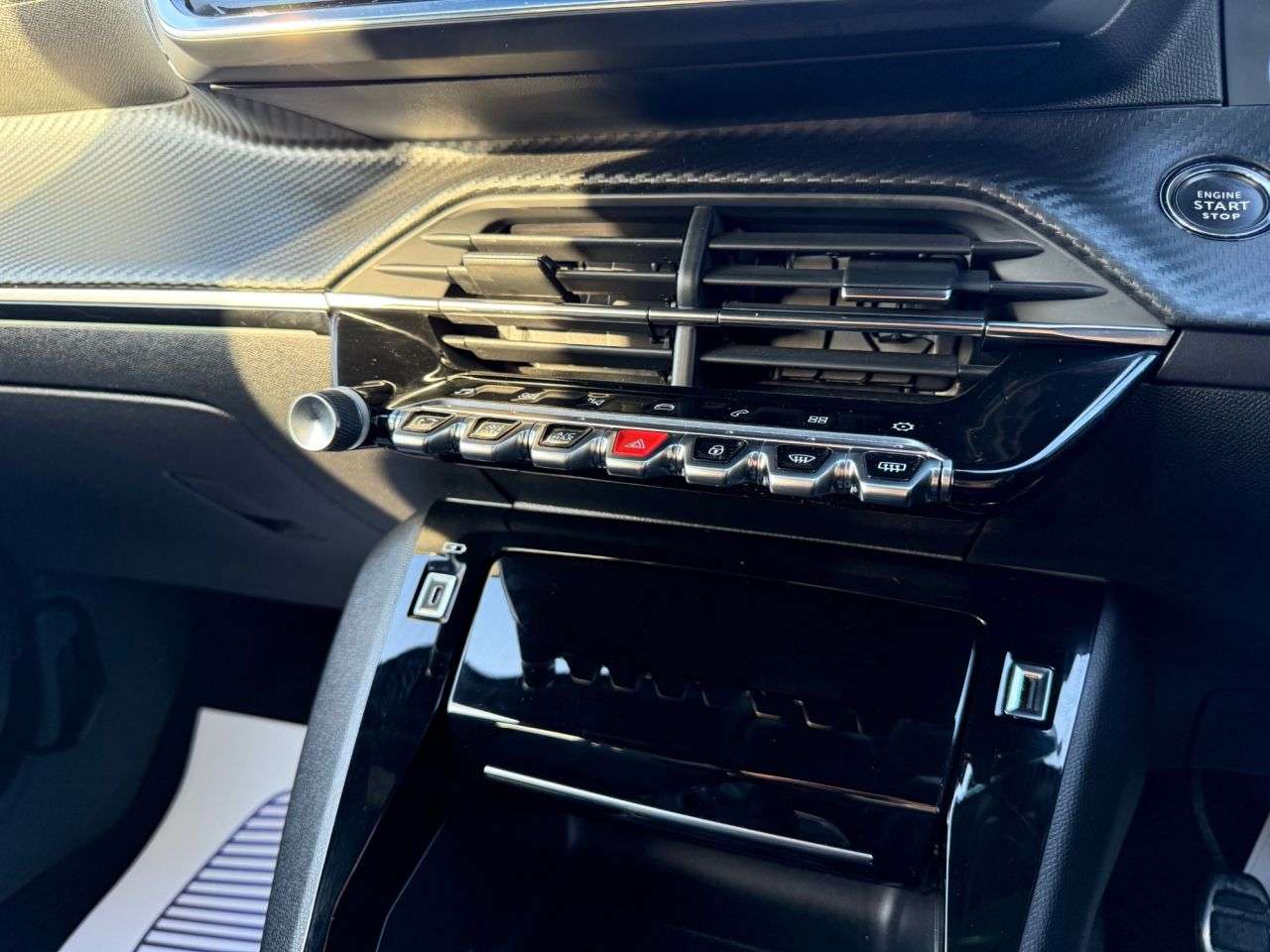 2021 PEUGEOT 208 2021 PEUGEOT 208