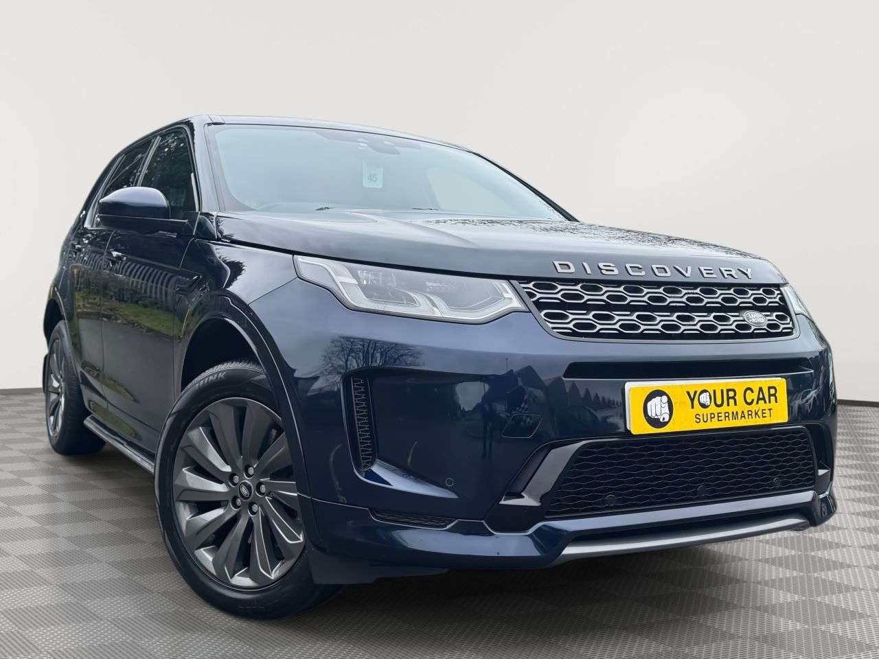 A 2020 LAND ROVER DISCOVERY SPORT 2.0 D180 MHEV R-Dynamic SE SUV 5dr Diesel Auto 4WD Euro 6 (s/s) (180 ps) A 2020 LAND ROVER DISCOVERY SPORT 2.0 D180 MHEV R-Dynamic SE SUV 5dr Diesel Auto 4WD Euro 6 (s/s) (180 ps)