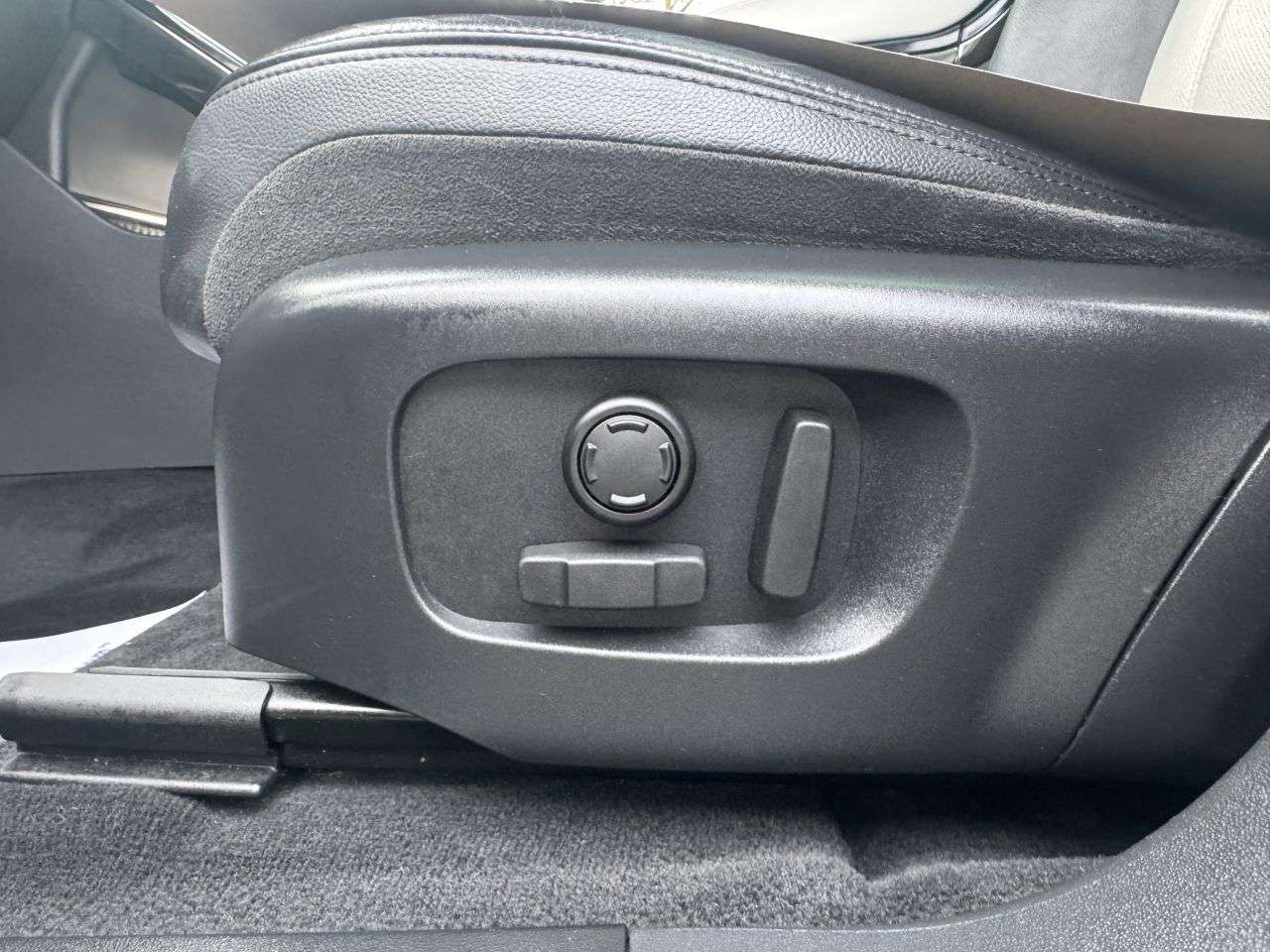 2019 LAND ROVER RANGE ROVER EVOQUE 2019 LAND ROVER RANGE ROVER EVOQUE