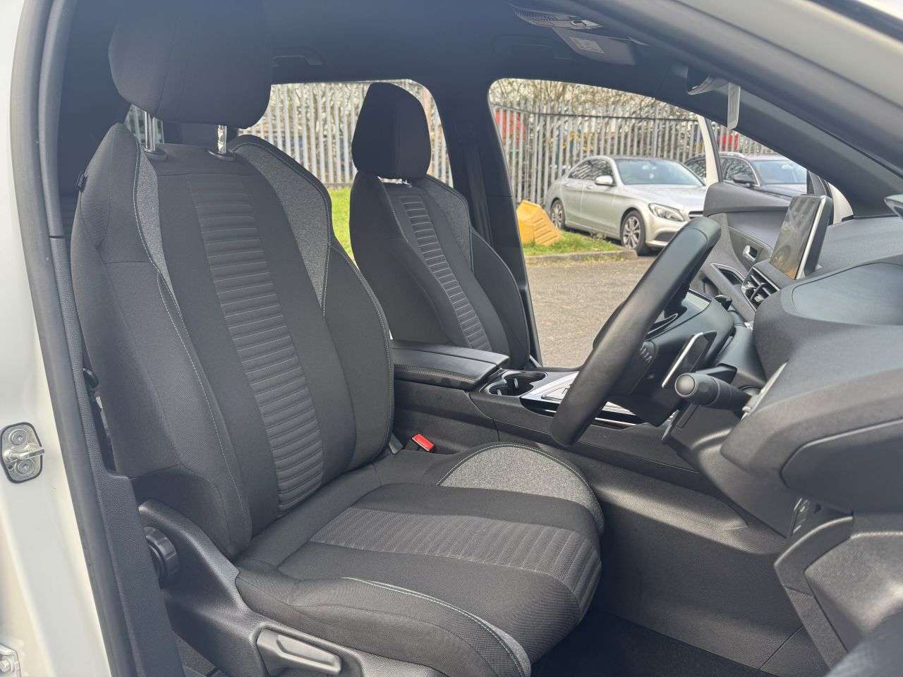 2023 PEUGEOT 5008 2023 PEUGEOT 5008