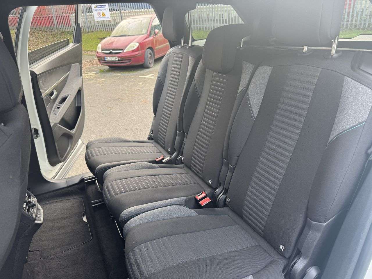 2023 PEUGEOT 5008 2023 PEUGEOT 5008