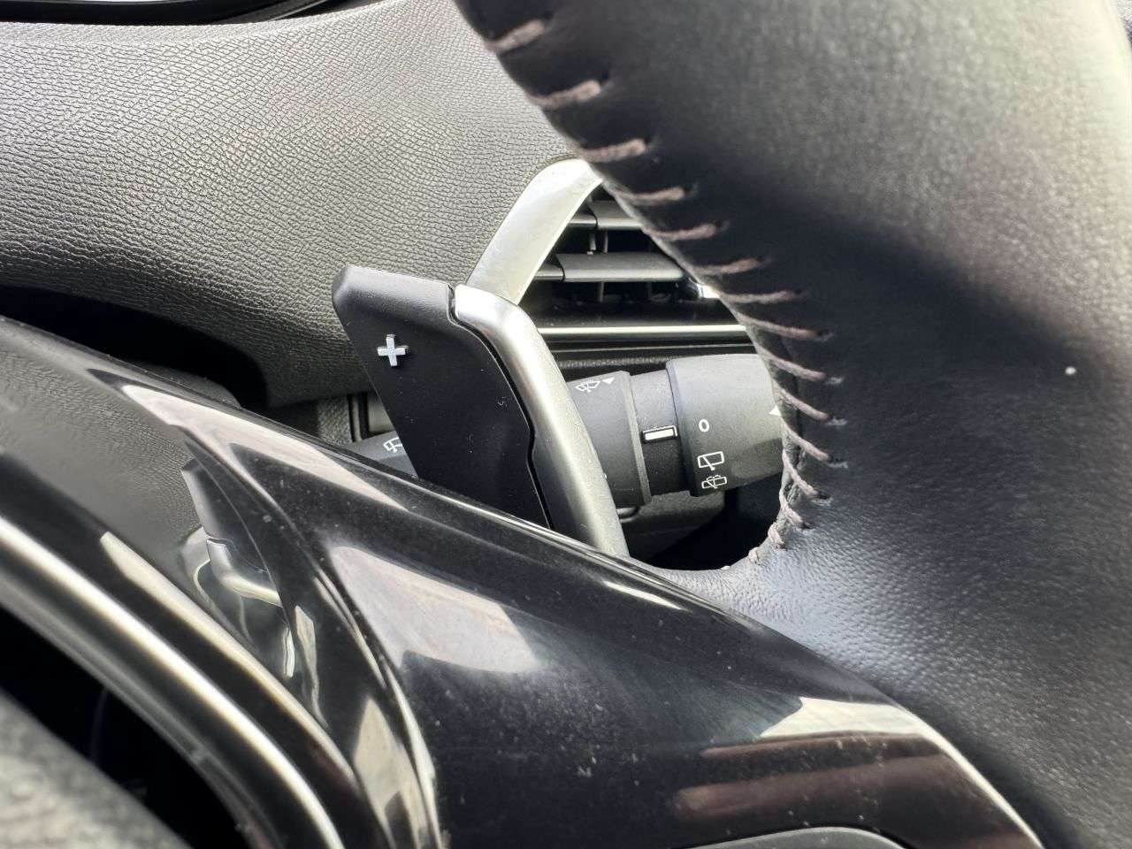 2023 PEUGEOT 5008 2023 PEUGEOT 5008