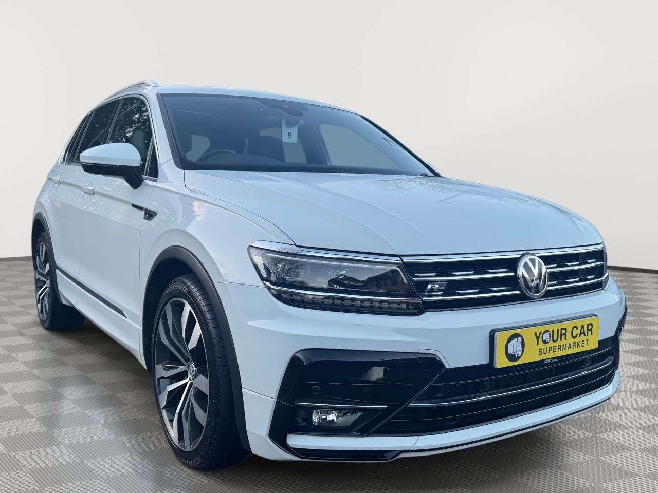 A 2018 VOLKSWAGEN TIGUAN 2.0 TDI R-Line SUV 5dr Diesel DSG Euro 6 (s/s) (150 ps) A 2018 VOLKSWAGEN TIGUAN 2.0 TDI R-Line SUV 5dr Diesel DSG Euro 6 (s/s) (150 ps)