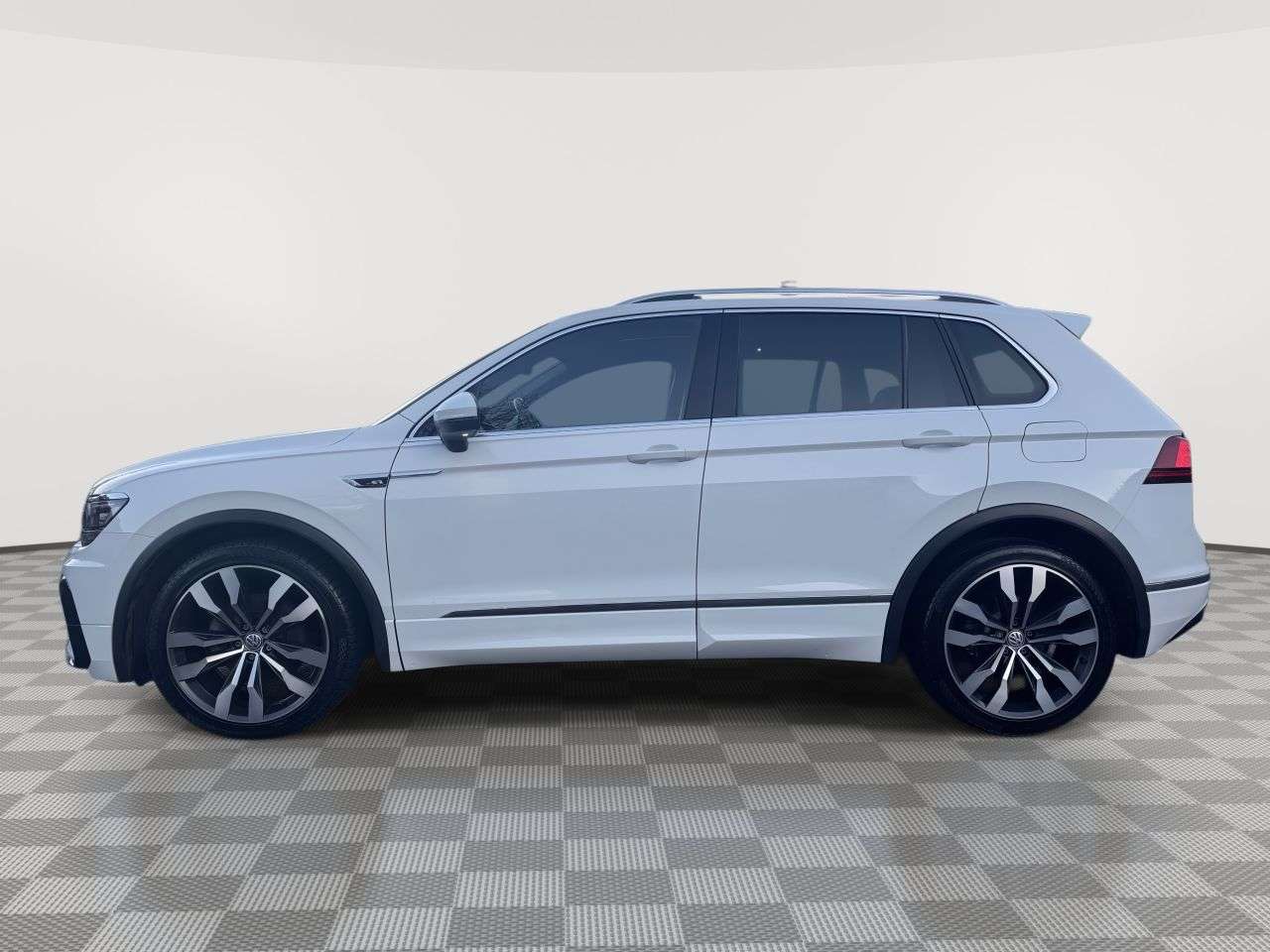 2018 VOLKSWAGEN TIGUAN 2018 VOLKSWAGEN TIGUAN