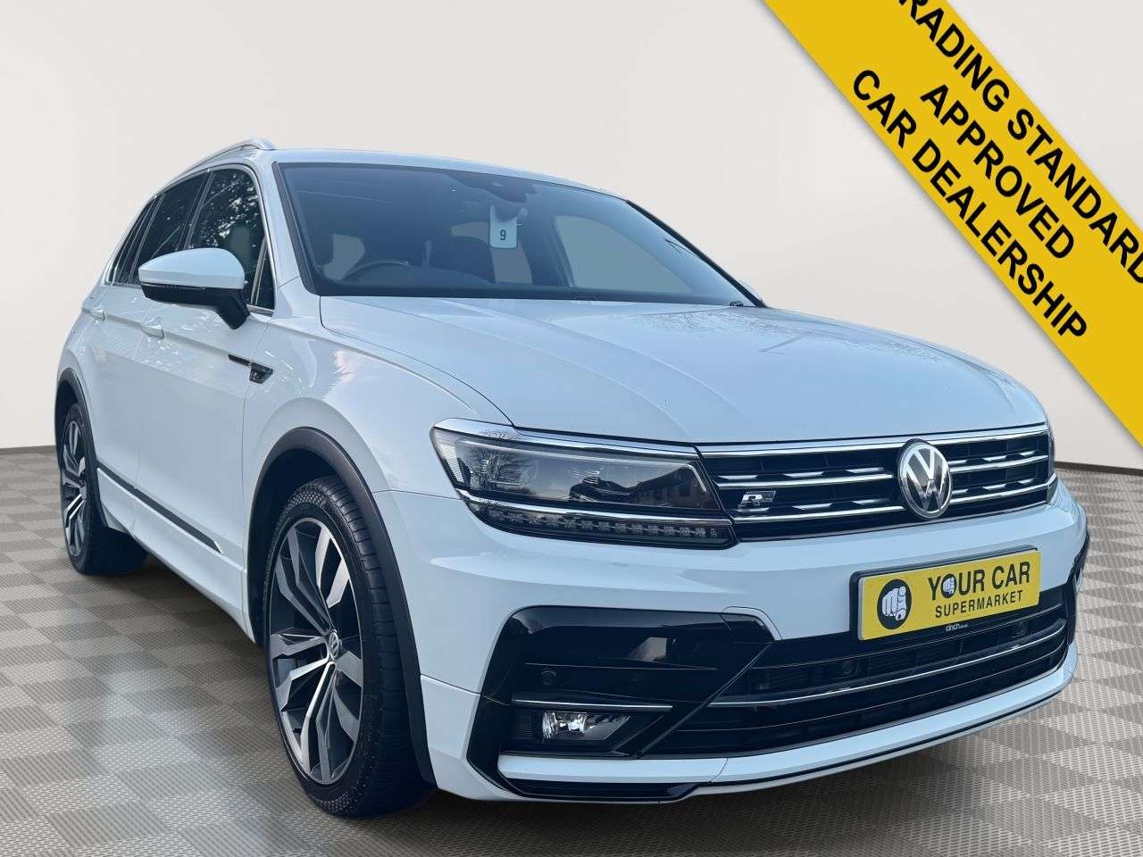 A 2018 VOLKSWAGEN TIGUAN 2.0 TDI R-Line SUV 5dr Diesel DSG Euro 6 (s/s) (150 ps) A 2018 VOLKSWAGEN TIGUAN 2.0 TDI R-Line SUV 5dr Diesel DSG Euro 6 (s/s) (150 ps)