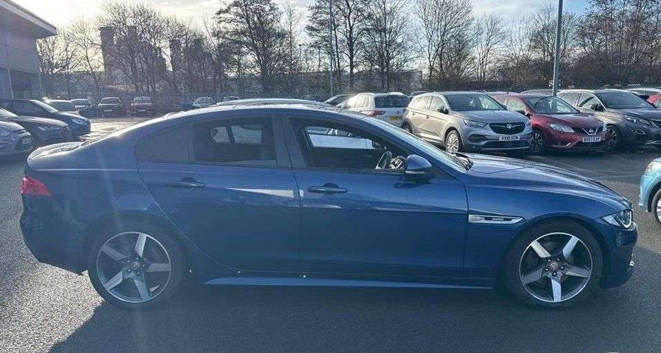 A 2016 JAGUAR XE 2.0d R-Sport Saloon 4dr Diesel Manual Euro 6 (s/s) (180 ps) A 2016 JAGUAR XE 2.0d R-Sport Saloon 4dr Diesel Manual Euro 6 (s/s) (180 ps)