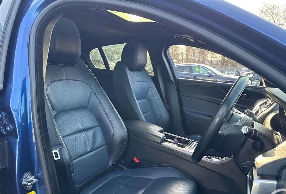 2016 JAGUAR XE 2016 JAGUAR XE