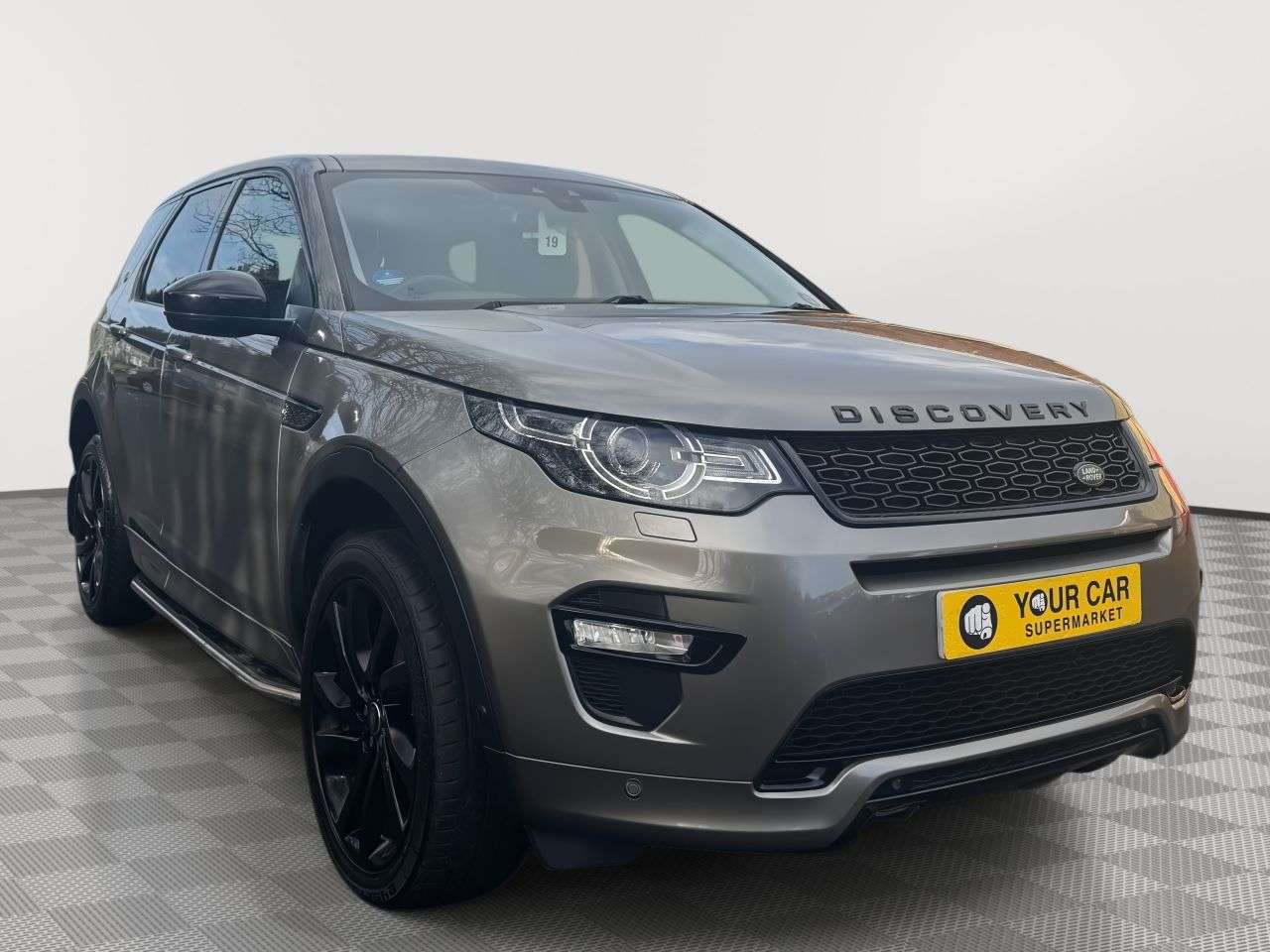 A 2017 LAND ROVER DISCOVERY SPORT 2.0 TD4 HSE Dynamic Lux SUV 5dr Diesel Auto 4WD Euro 6 (s/s) (180 ps) A 2017 LAND ROVER DISCOVERY SPORT 2.0 TD4 HSE Dynamic Lux SUV 5dr Diesel Auto 4WD Euro 6 (s/s) (180 ps)