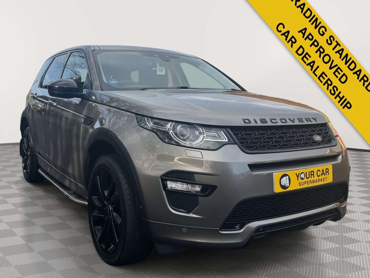 A 2017 LAND ROVER DISCOVERY SPORT 2.0 TD4 HSE Dynamic Lux SUV 5dr Diesel Auto 4WD Euro 6 (s/s) (180 ps) A 2017 LAND ROVER DISCOVERY SPORT 2.0 TD4 HSE Dynamic Lux SUV 5dr Diesel Auto 4WD Euro 6 (s/s) (180 ps)