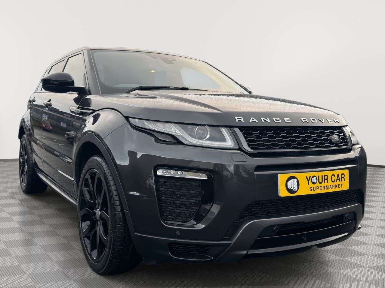 A 2017 LAND ROVER RANGE ROVER EVOQUE 2.0 TD4 HSE Dynamic SUV 5dr Diesel Auto 4WD Euro 6 (s/s) (180 ps) A 2017 LAND ROVER RANGE ROVER EVOQUE 2.0 TD4 HSE Dynamic SUV 5dr Diesel Auto 4WD Euro 6 (s/s) (180 ps)