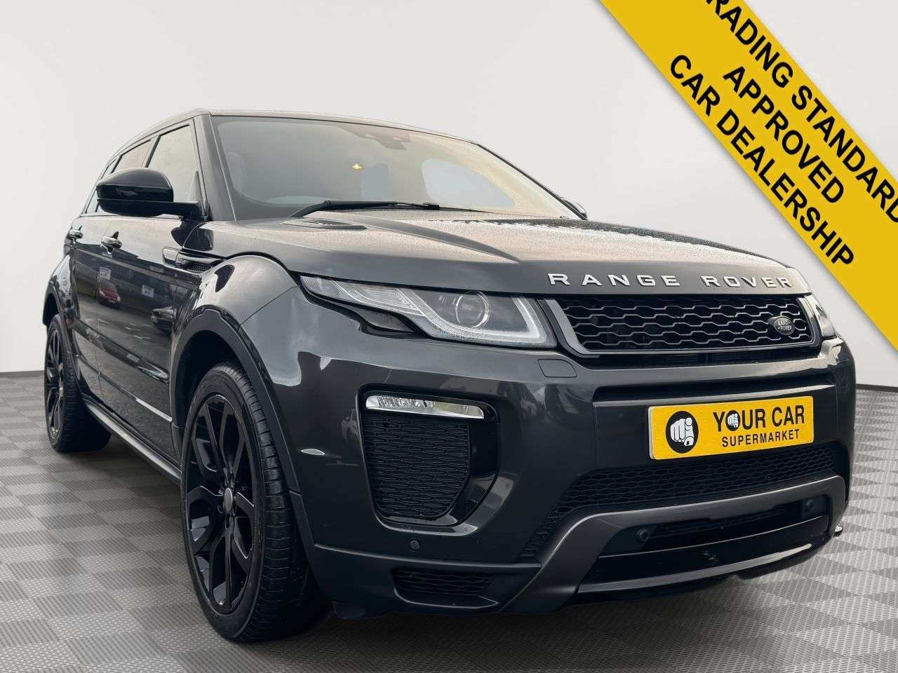 A 2017 LAND ROVER RANGE ROVER EVOQUE 2.0 TD4 HSE Dynamic SUV 5dr Diesel Auto 4WD Euro 6 (s/s) (180 ps) A 2017 LAND ROVER RANGE ROVER EVOQUE 2.0 TD4 HSE Dynamic SUV 5dr Diesel Auto 4WD Euro 6 (s/s) (180 ps)