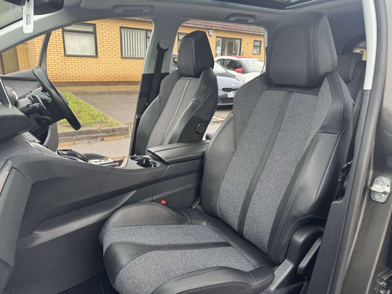 2021 PEUGEOT 5008 2021 PEUGEOT 5008