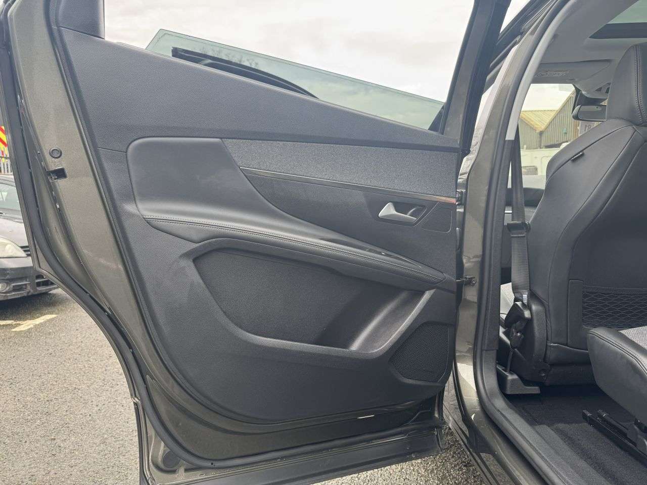 2021 PEUGEOT 5008 2021 PEUGEOT 5008