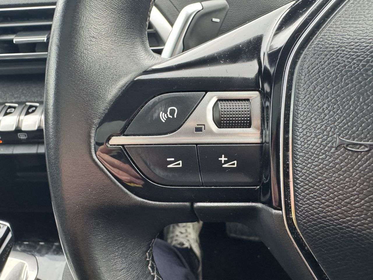 2021 PEUGEOT 5008 2021 PEUGEOT 5008