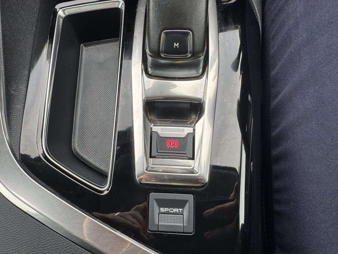 2021 PEUGEOT 5008 2021 PEUGEOT 5008