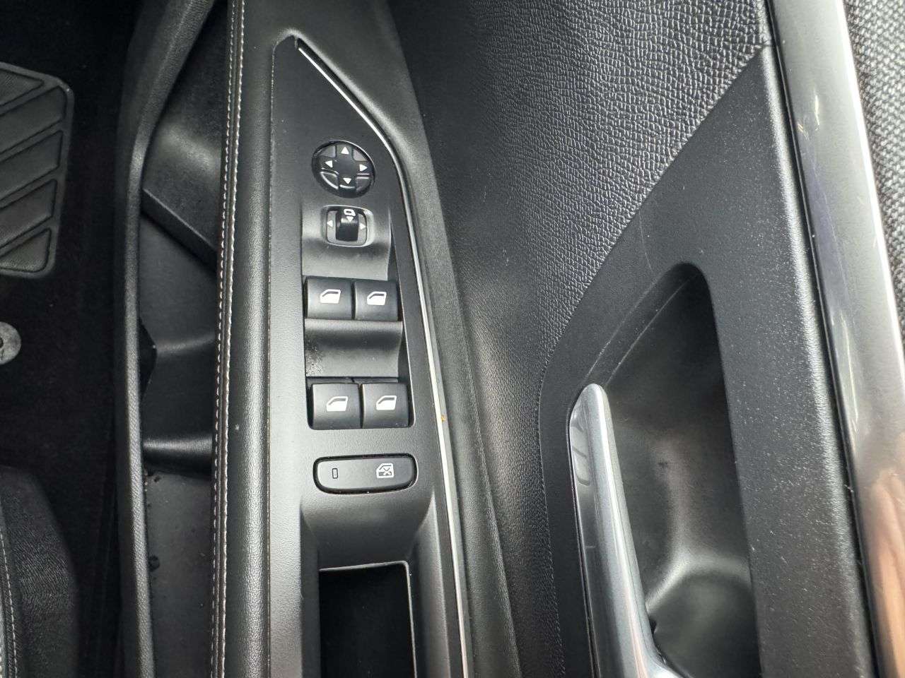 2021 PEUGEOT 5008 2021 PEUGEOT 5008