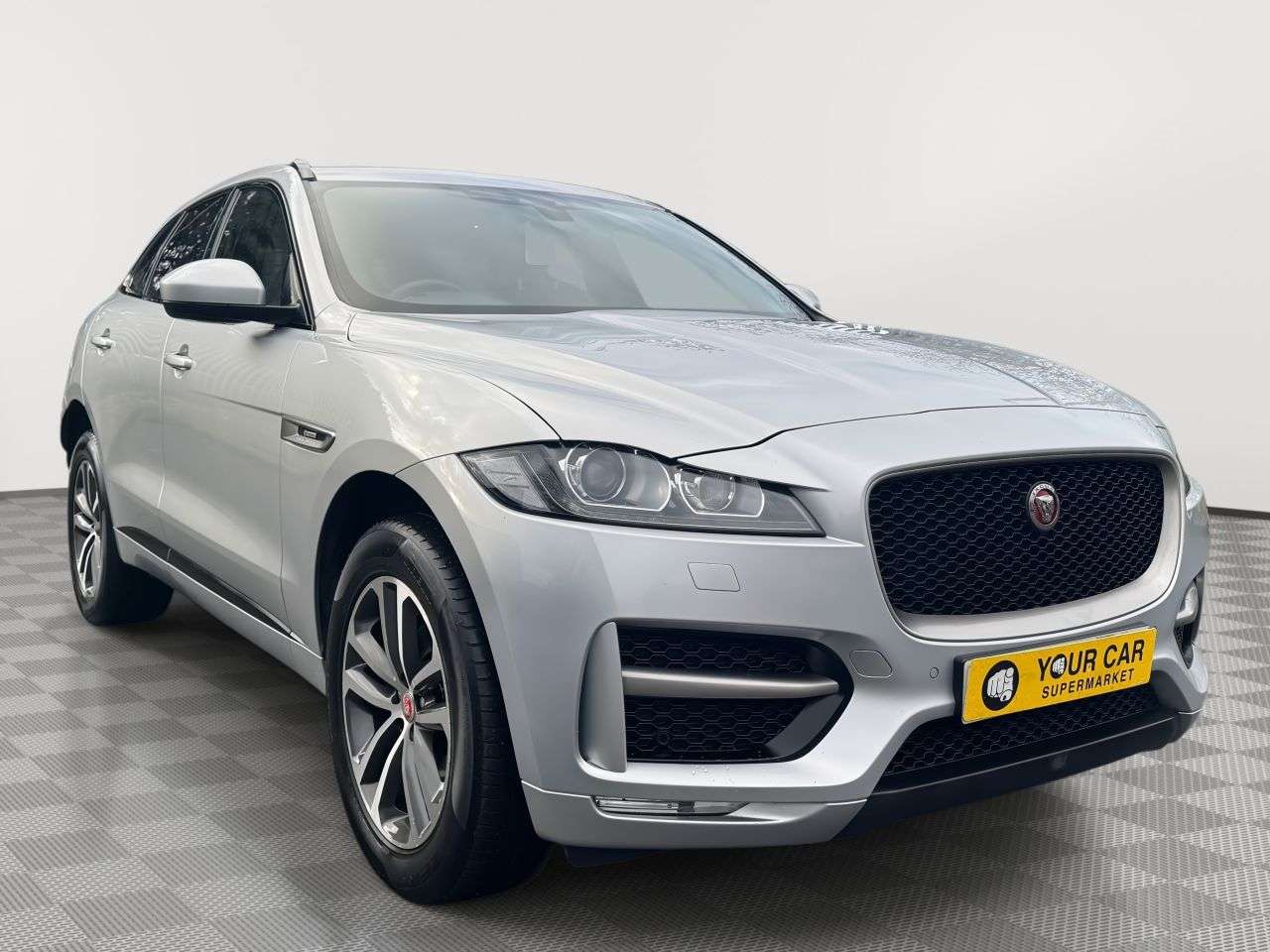 A 2019 JAGUAR F-PACE 2.0 D180 R-Sport SUV 5dr Diesel Auto AWD Euro 6 (s/s) (180 ps) A 2019 JAGUAR F-PACE 2.0 D180 R-Sport SUV 5dr Diesel Auto AWD Euro 6 (s/s) (180 ps)