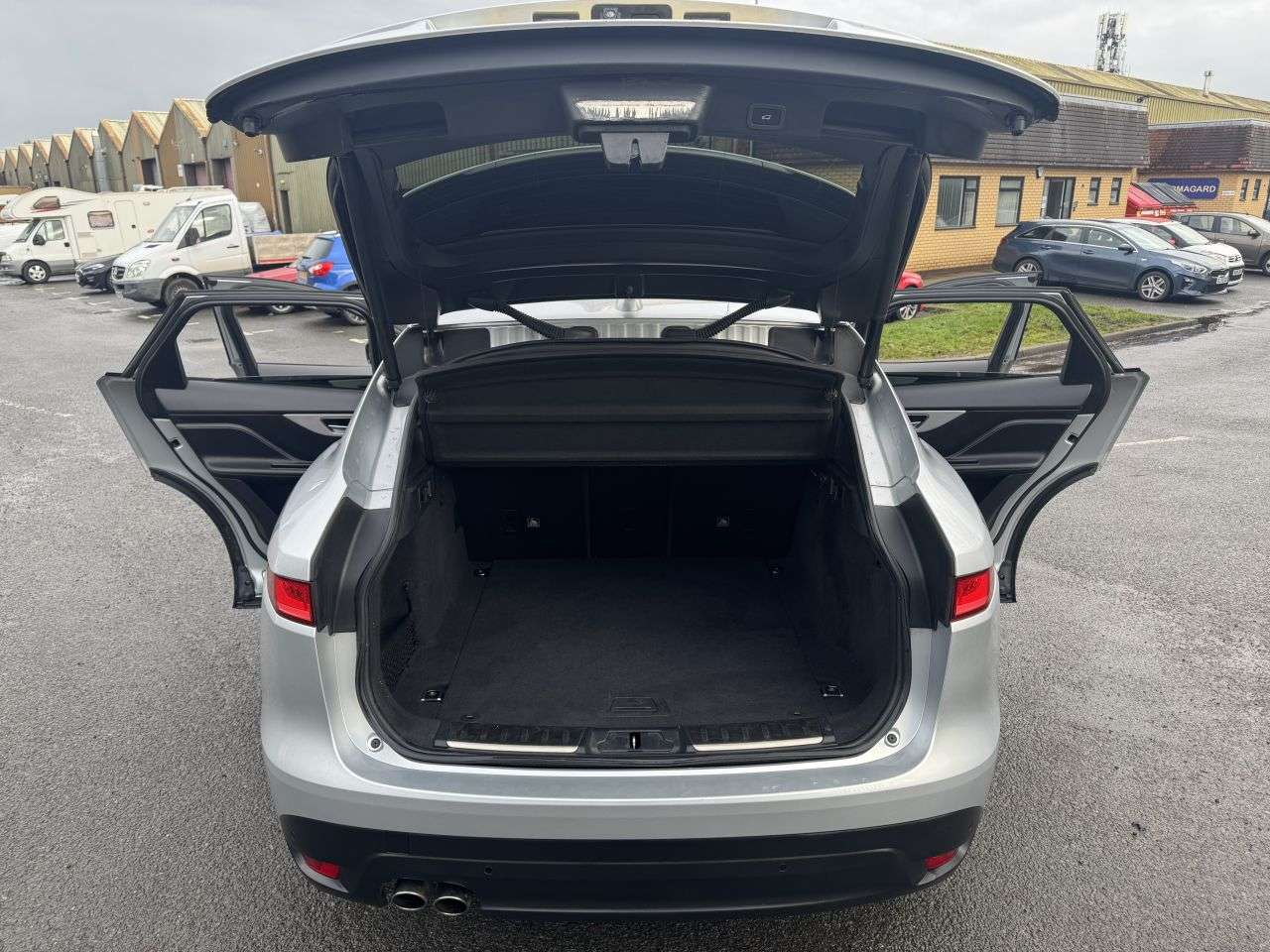 2019 JAGUAR F-PACE 2019 JAGUAR F-PACE