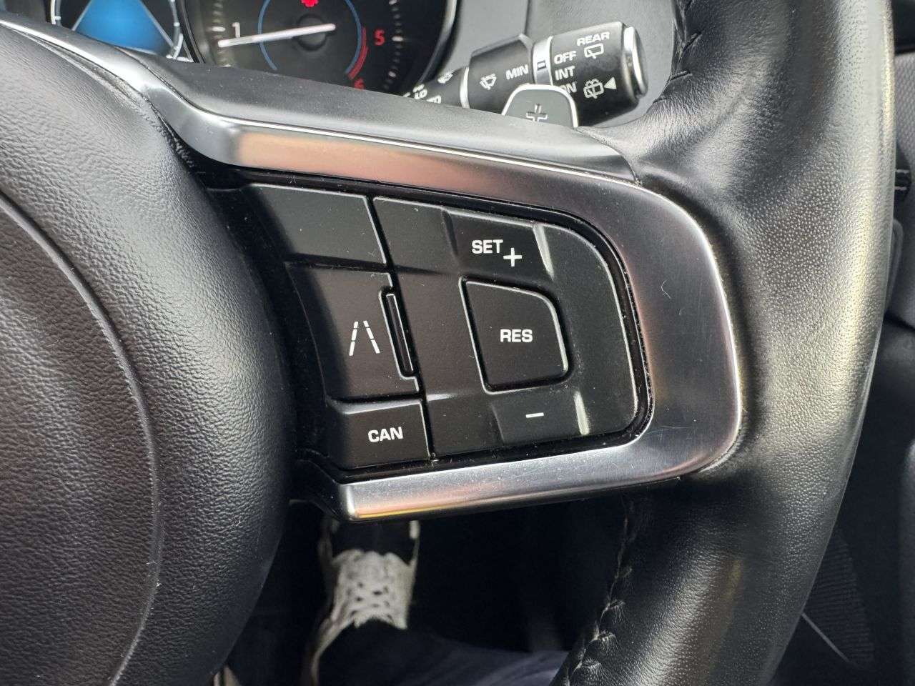 2019 JAGUAR F-PACE 2019 JAGUAR F-PACE