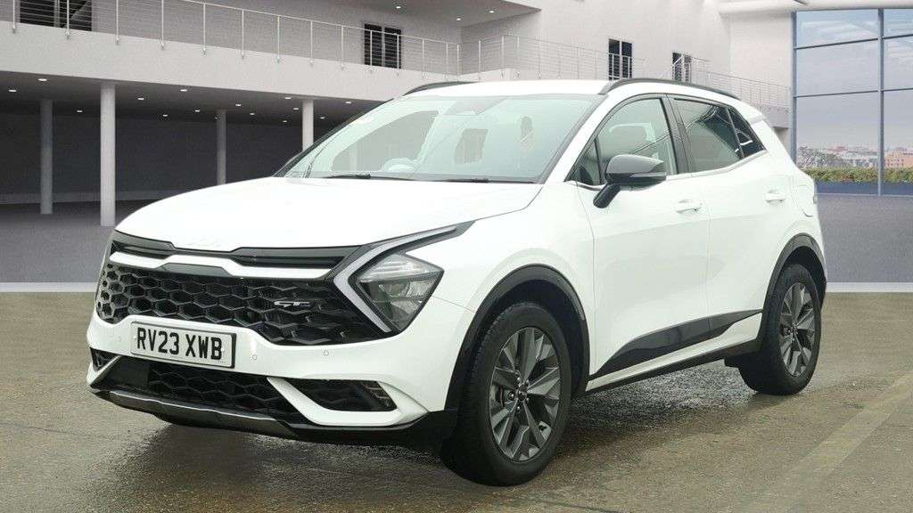 A 2023 KIA SPORTAGE 1.6 h T-GDi GT-Line SUV 5dr Petrol Hybrid Auto Euro 6 (s/s) (226 bhp) A 2023 KIA SPORTAGE 1.6 h T-GDi GT-Line SUV 5dr Petrol Hybrid Auto Euro 6 (s/s) (226 bhp)