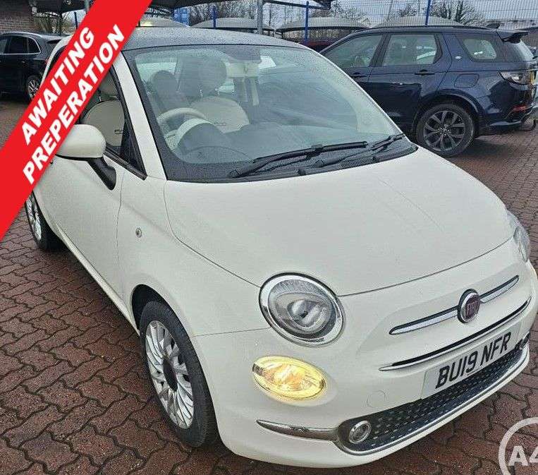 A 2019 FIAT 500 1.2 Lounge Hatchback 3dr Petrol Manual Euro 6 (s/s) (69 bhp) A 2019 FIAT 500 1.2 Lounge Hatchback 3dr Petrol Manual Euro 6 (s/s) (69 bhp)