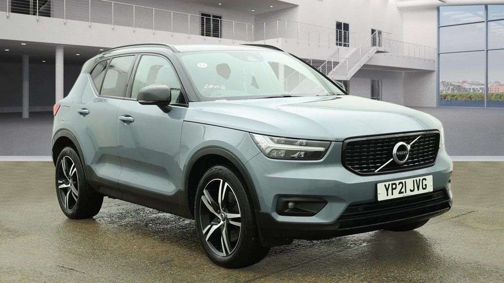 A 2021 VOLVO XC40 1.5h T4 Recharge 10.7kWh R-Design SUV 5dr Petrol Plug-in Hybrid Auto Euro 6 A 2021 VOLVO XC40 1.5h T4 Recharge 10.7kWh R-Design SUV 5dr Petrol Plug-in Hybrid Auto Euro 6