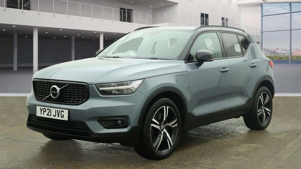 A 2021 VOLVO XC40 1.5h T4 Recharge 10.7kWh R-Design SUV 5dr Petrol Plug-in Hybrid Auto Euro 6 A 2021 VOLVO XC40 1.5h T4 Recharge 10.7kWh R-Design SUV 5dr Petrol Plug-in Hybrid Auto Euro 6