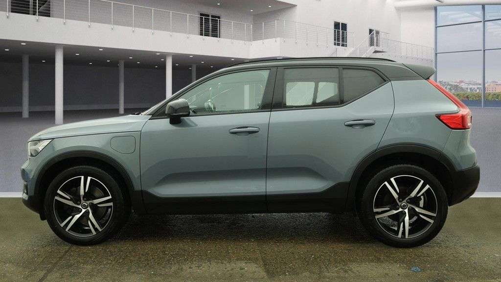 2021 VOLVO XC40 2021 VOLVO XC40