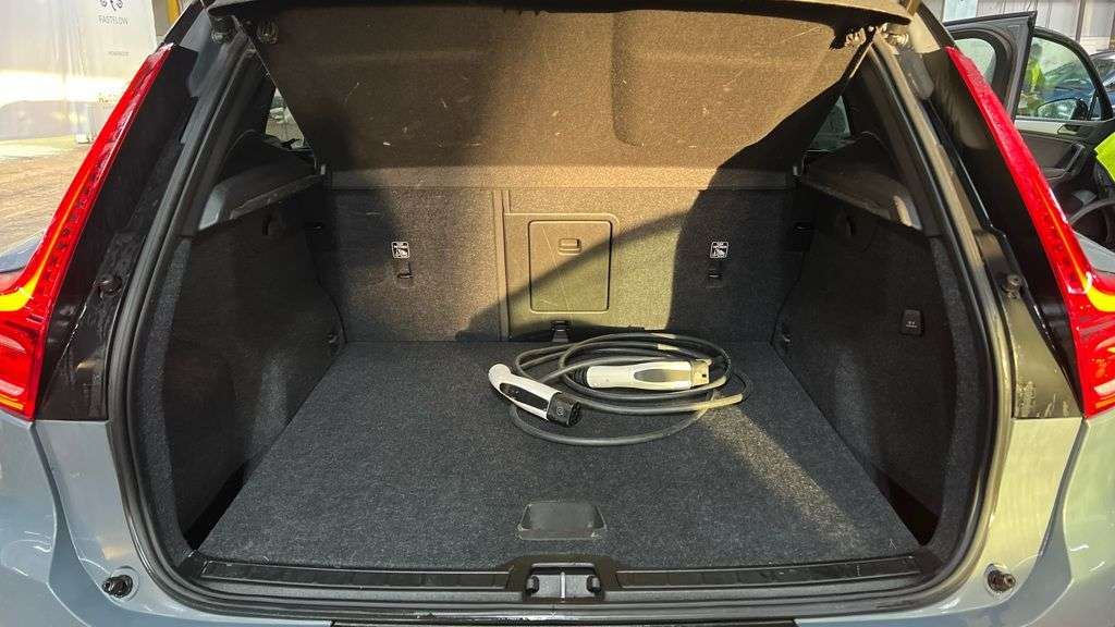 2021 VOLVO XC40 2021 VOLVO XC40