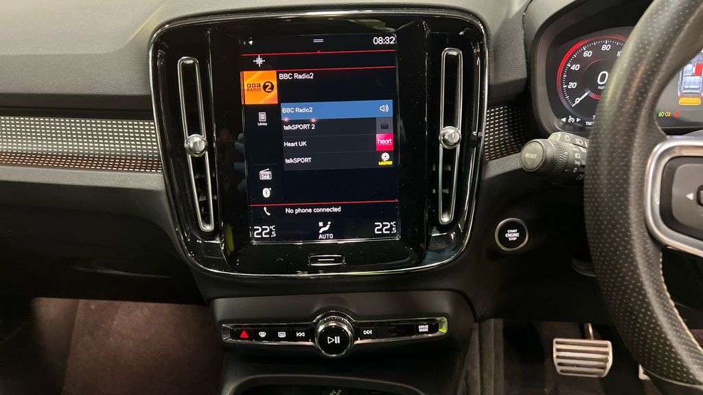 2021 VOLVO XC40 2021 VOLVO XC40