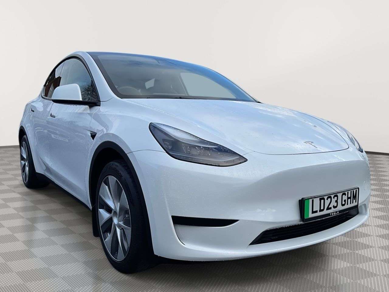 A 2023 TESLA MODEL Y SUV 5dr Electric Auto RWD (346 ps) 1 OWNER 2 KEYS FSH A 2023 TESLA MODEL Y SUV 5dr Electric Auto RWD (346 ps) 1 OWNER 2 KEYS FSH