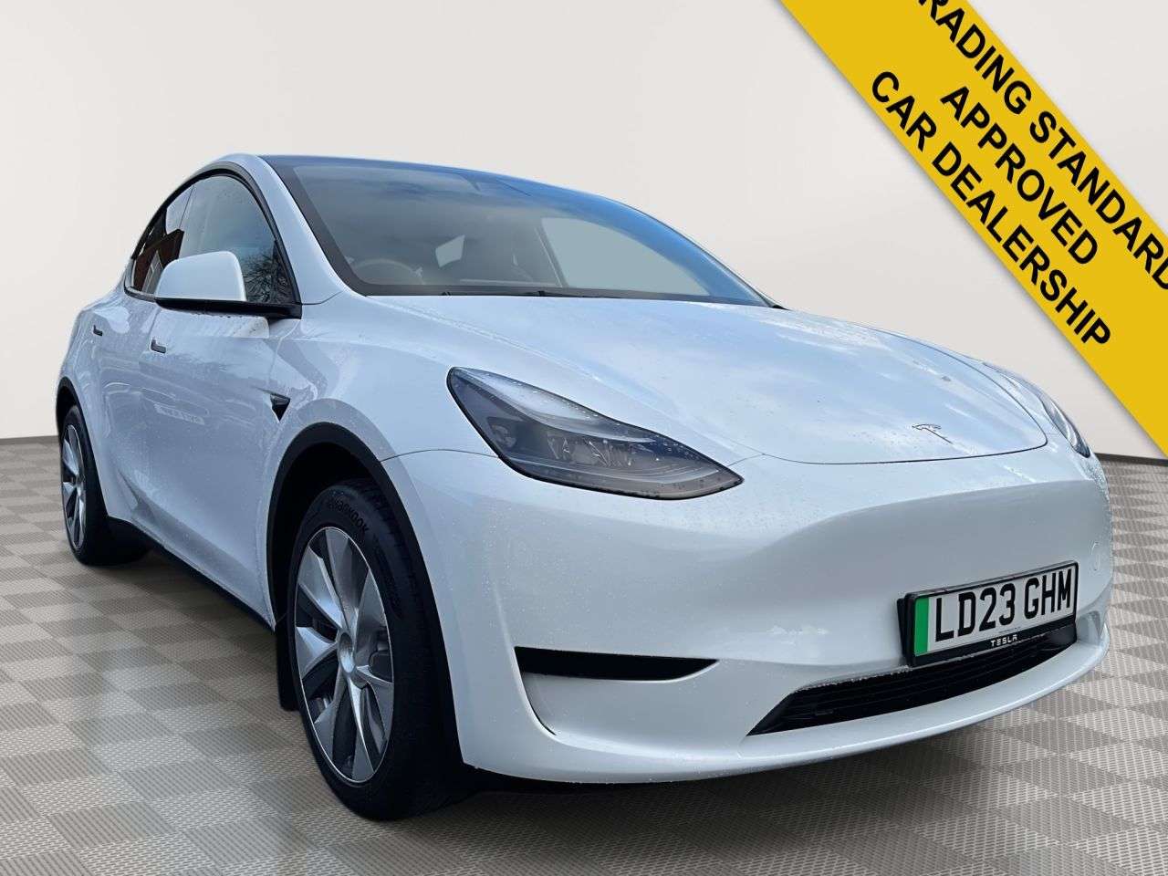 A 2023 TESLA MODEL Y SUV 5dr Electric Auto RWD (346 ps) 1 OWNER 2 KEYS FSH A 2023 TESLA MODEL Y SUV 5dr Electric Auto RWD (346 ps) 1 OWNER 2 KEYS FSH