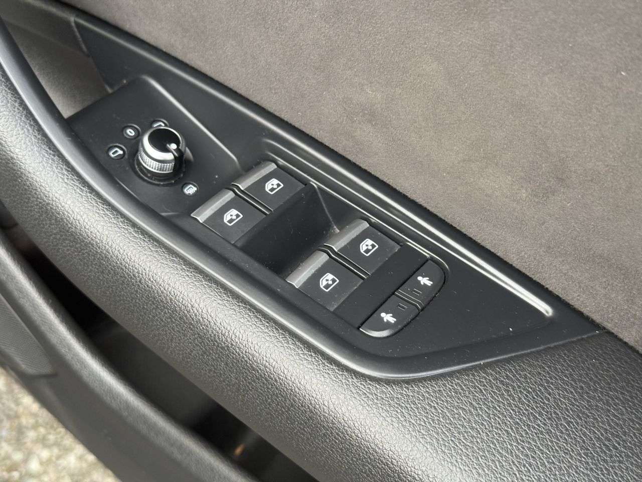 2017 AUDI A4 2017 AUDI A4