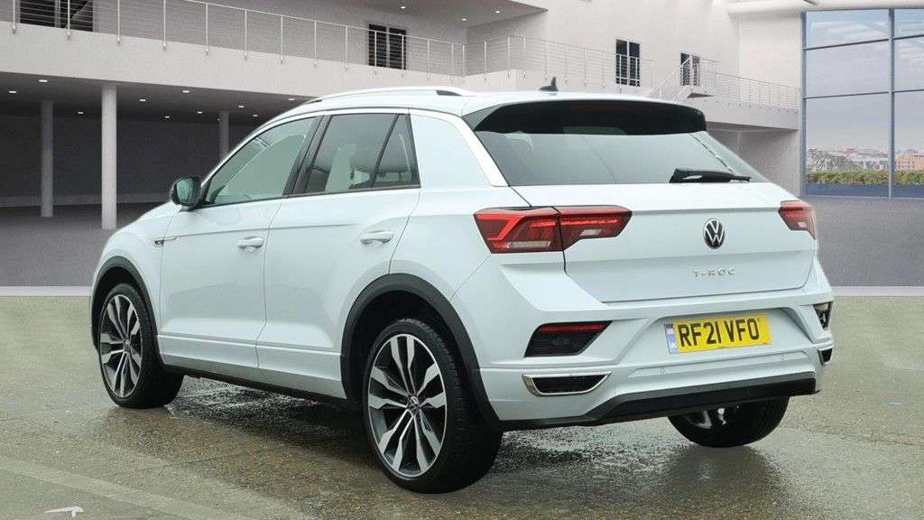 A 2021 VOLKSWAGEN T-ROC 1.5 TSI GPF EVO R-Line SUV 5dr Petrol DSG Euro 6 (s/s) (150 ps) A 2021 VOLKSWAGEN T-ROC 1.5 TSI GPF EVO R-Line SUV 5dr Petrol DSG Euro 6 (s/s) (150 ps)