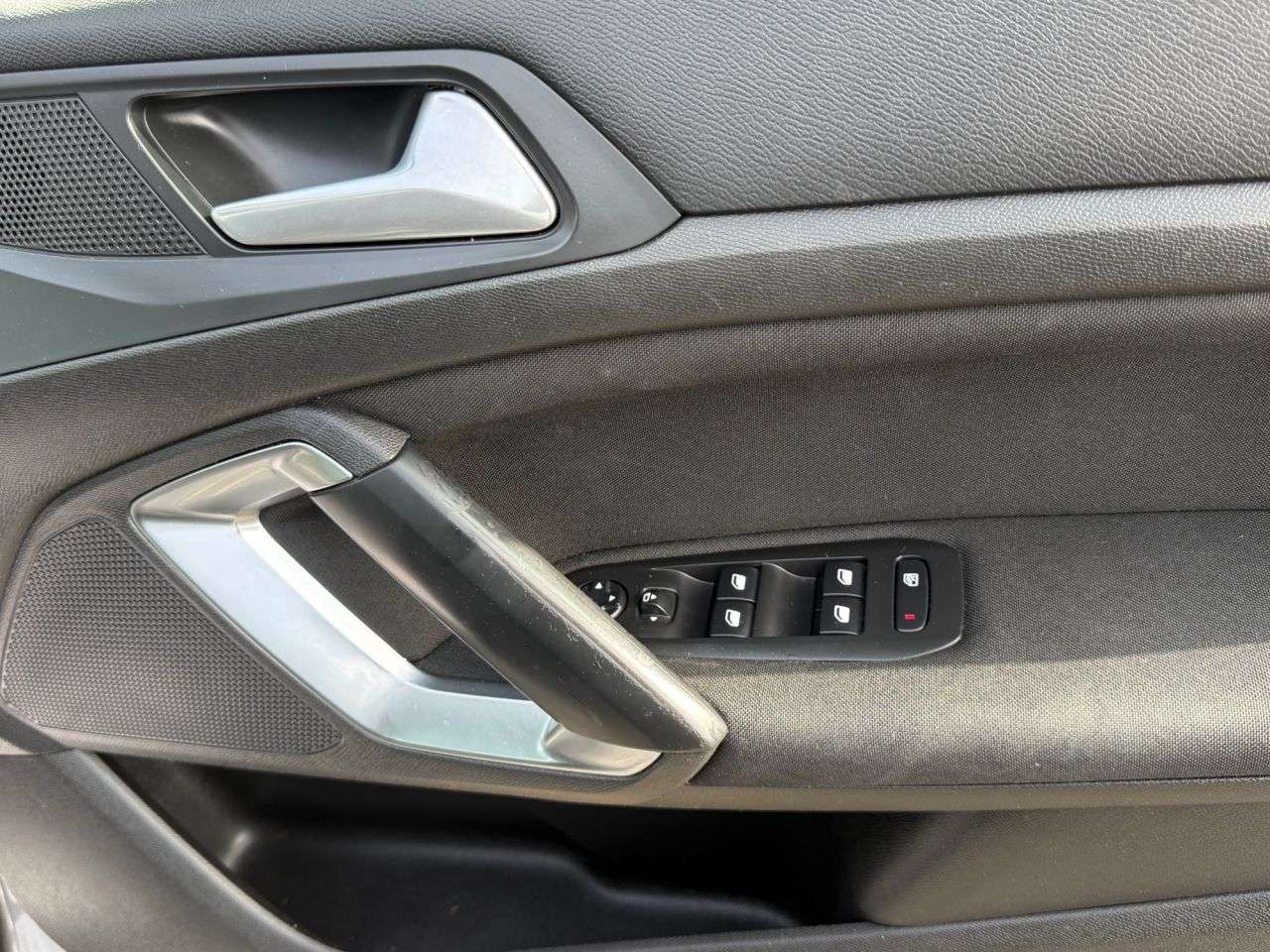2017 PEUGEOT 308 2017 PEUGEOT 308