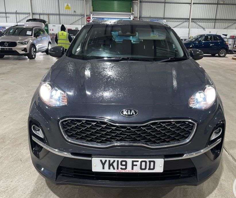A 2019 KIA SPORTAGE 1.6 GDi 2 SUV 5dr Petrol Manual Euro 6 (s/s) (130 bhp) A 2019 KIA SPORTAGE 1.6 GDi 2 SUV 5dr Petrol Manual Euro 6 (s/s) (130 bhp)
