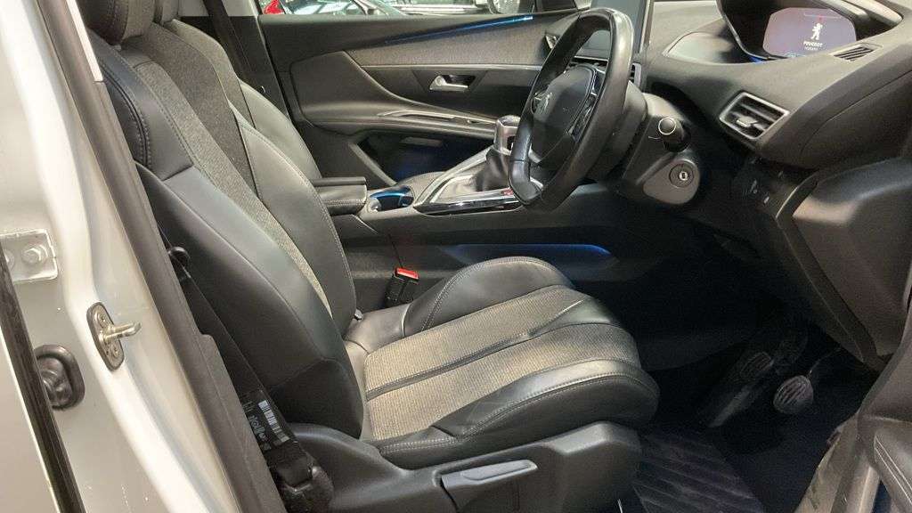 2017 PEUGEOT 3008 2017 PEUGEOT 3008