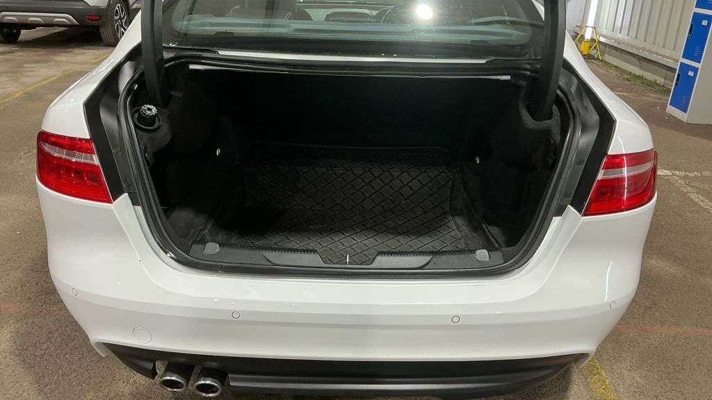 2015 JAGUAR XE 2015 JAGUAR XE