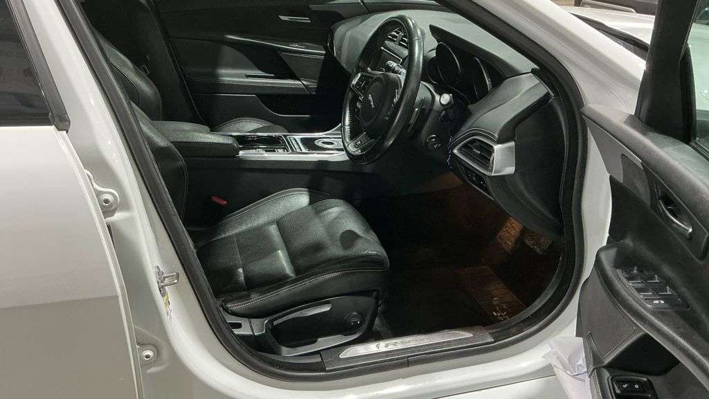 2015 JAGUAR XE 2015 JAGUAR XE