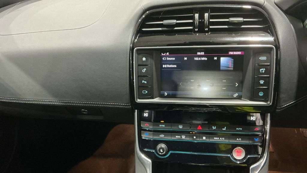 2015 JAGUAR XE 2015 JAGUAR XE