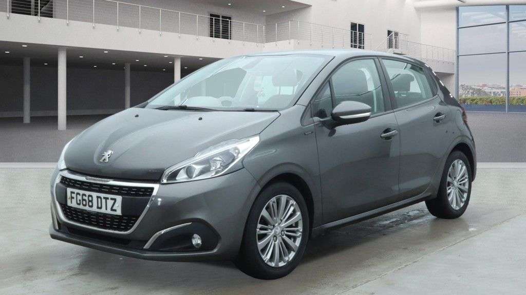 A 2018 PEUGEOT 208 1.2 PureTech Signature Hatchback 5dr Petrol Manual Euro 6 (s/s) (82 ps) A 2018 PEUGEOT 208 1.2 PureTech Signature Hatchback 5dr Petrol Manual Euro 6 (s/s) (82 ps)