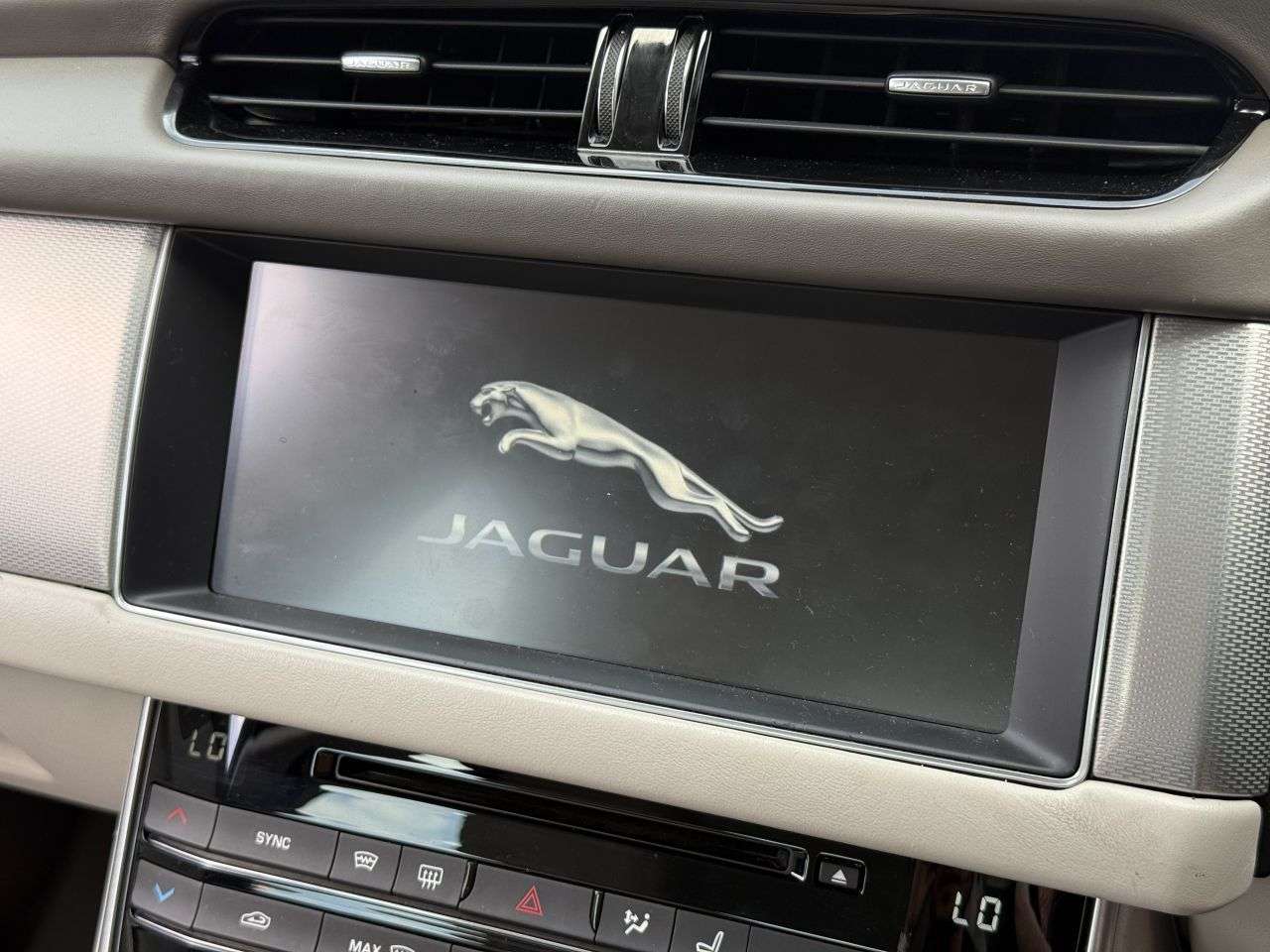2016 JAGUAR XF 2016 JAGUAR XF