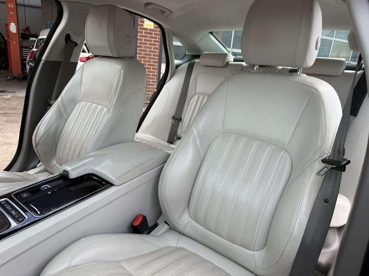 2016 JAGUAR XF 2016 JAGUAR XF