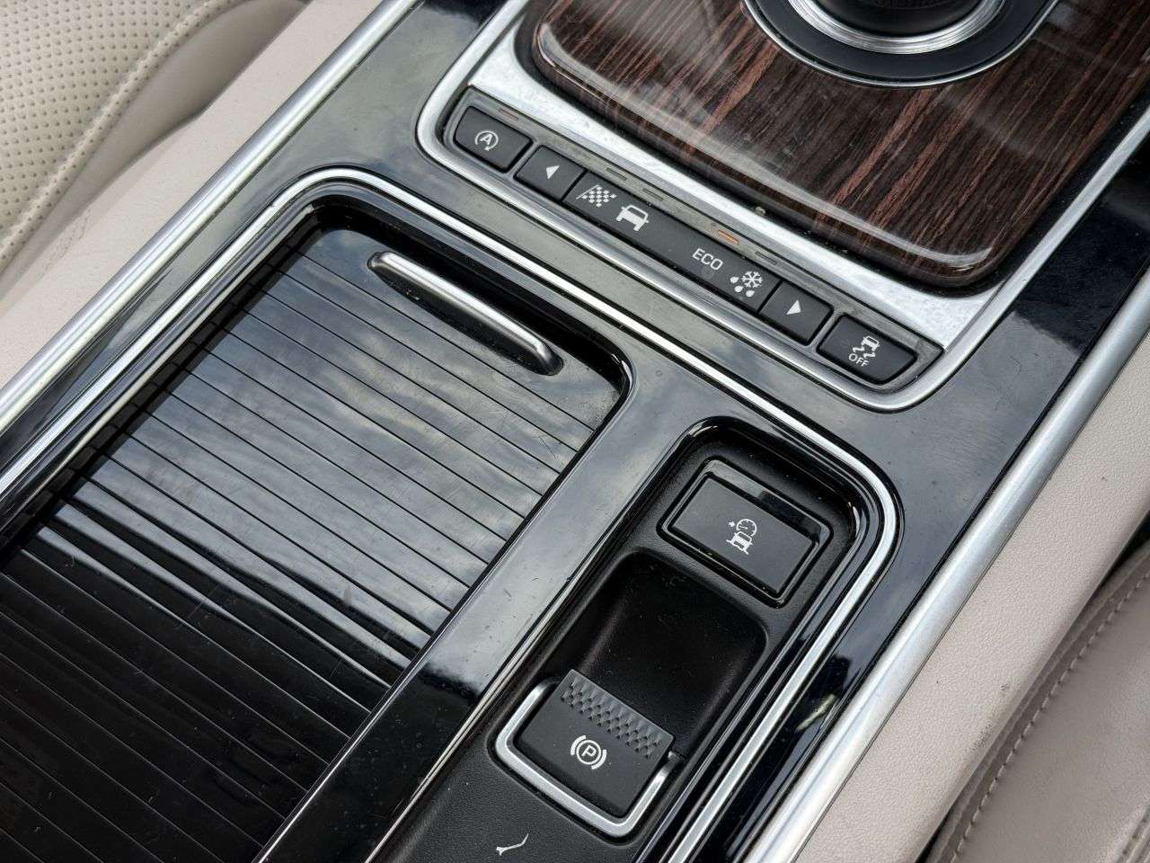 2016 JAGUAR XF 2016 JAGUAR XF