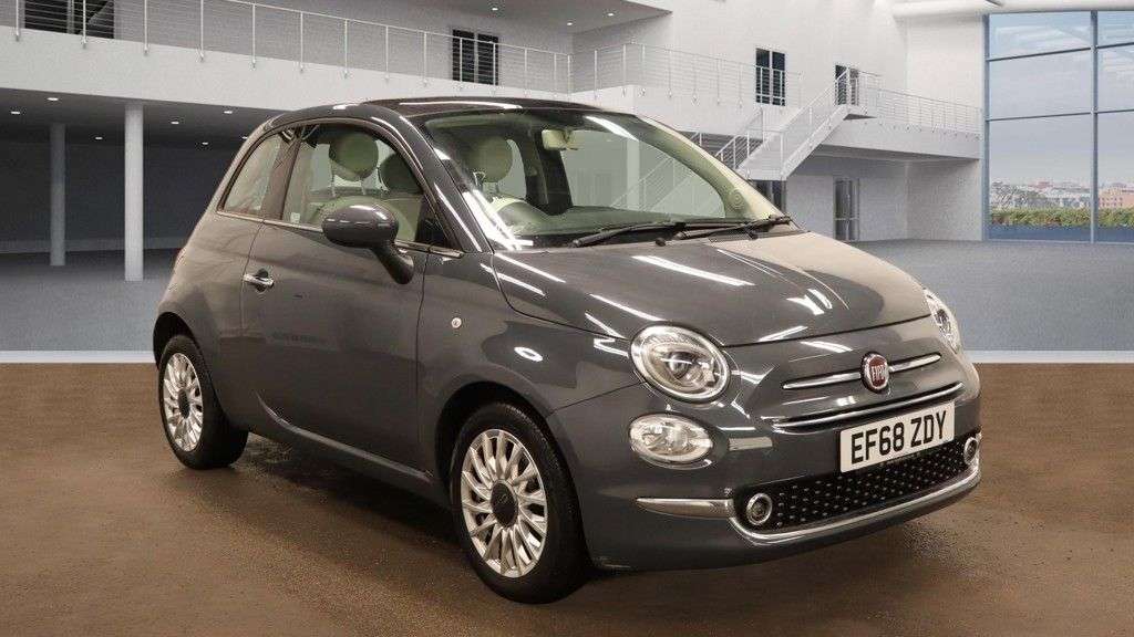 A 2019 FIAT 500 1.2 Lounge Hatchback 3dr Petrol Dualogic Euro 6 (s/s) (69 bhp) A 2019 FIAT 500 1.2 Lounge Hatchback 3dr Petrol Dualogic Euro 6 (s/s) (69 bhp)